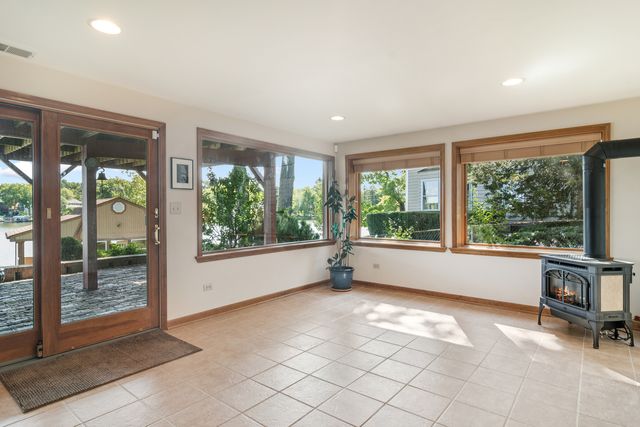 24013 N Forest Drive, Lake Zurich, IL 60047