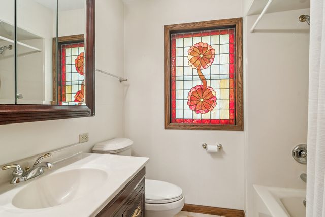 24013 N Forest Drive, Lake Zurich, IL 60047