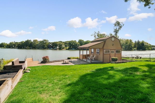24013 N Forest Drive, Lake Zurich, IL 60047
