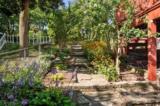 24013 N Forest Drive, Lake Zurich, IL 60047