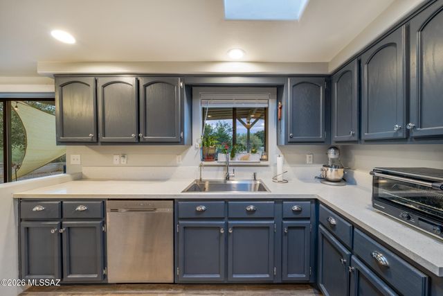 7049 N Magic Lane, Tucson, AZ 85704