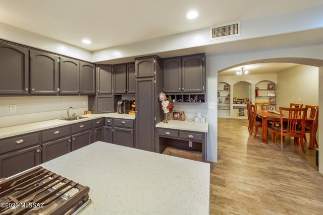7049 N Magic Lane, Tucson, AZ 85704
