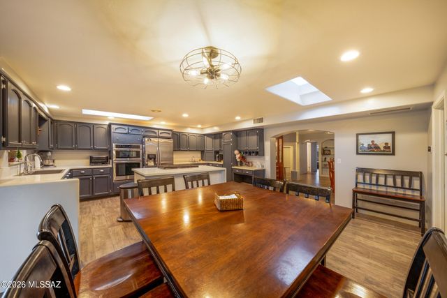 7049 N Magic Lane, Tucson, AZ 85704