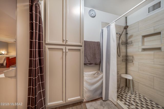 7049 N Magic Lane, Tucson, AZ 85704