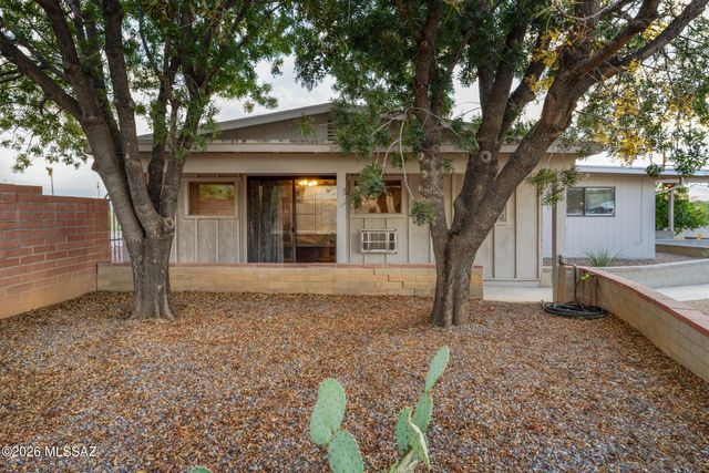 7049 N Magic Lane, Tucson, AZ 85704