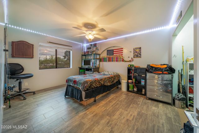 7049 N Magic Lane, Tucson, AZ 85704
