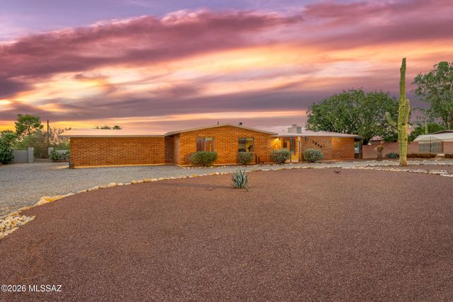7049 N Magic Lane, Tucson, AZ 85704