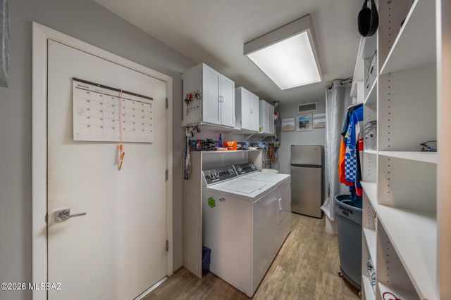 7049 N Magic Lane, Tucson, AZ 85704
