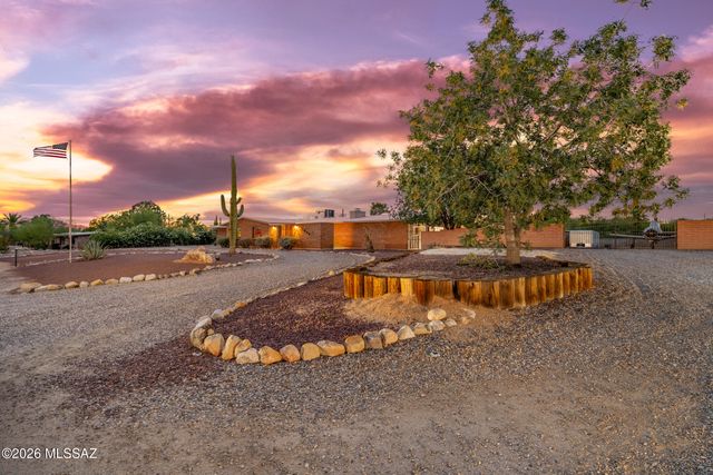 7049 N Magic Lane, Tucson, AZ 85704