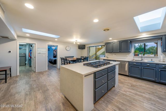 7049 N Magic Lane, Tucson, AZ 85704