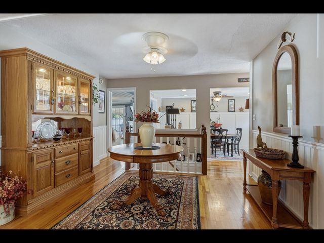 36 Helen Cir, East Longmeadow, MA 01028