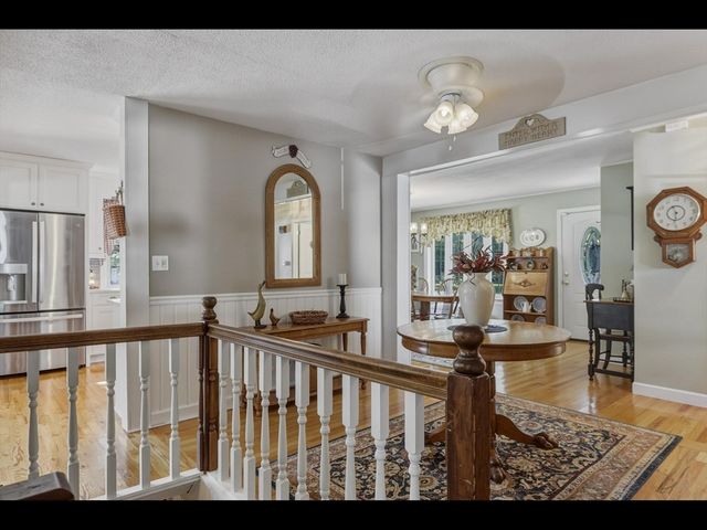 36 Helen Cir, East Longmeadow, MA 01028