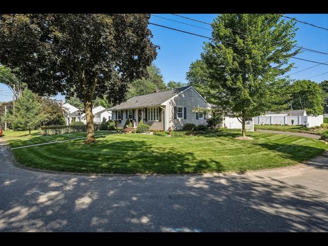 36 Helen Cir, East Longmeadow, MA 01028