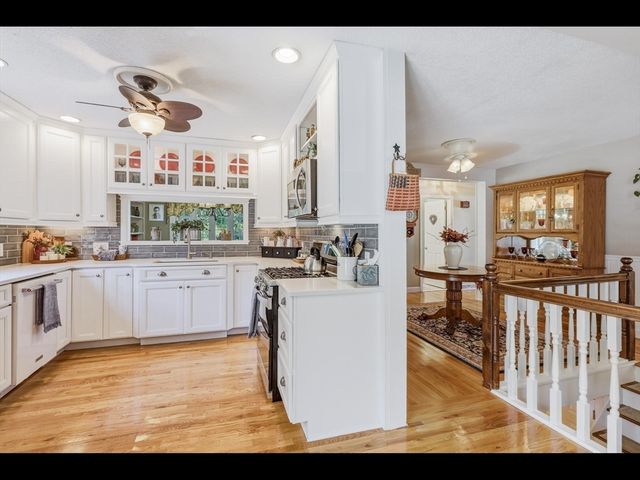 36 Helen Cir, East Longmeadow, MA 01028