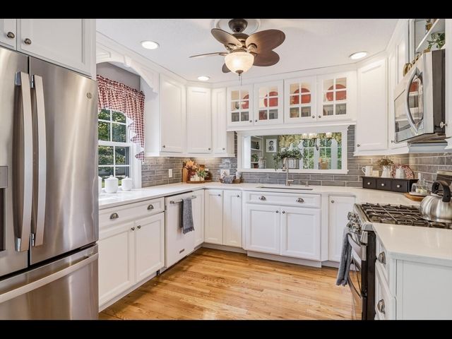 36 Helen Cir, East Longmeadow, MA 01028