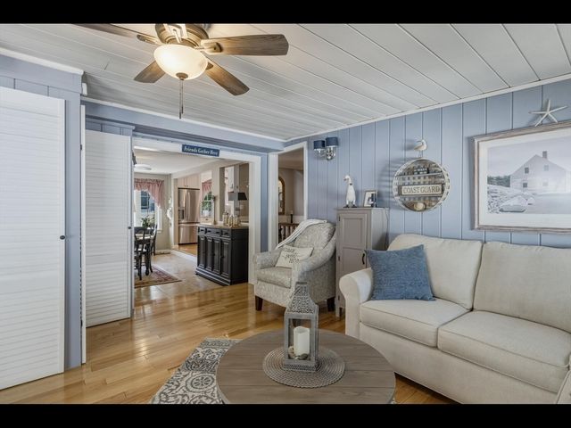 36 Helen Cir, East Longmeadow, MA 01028