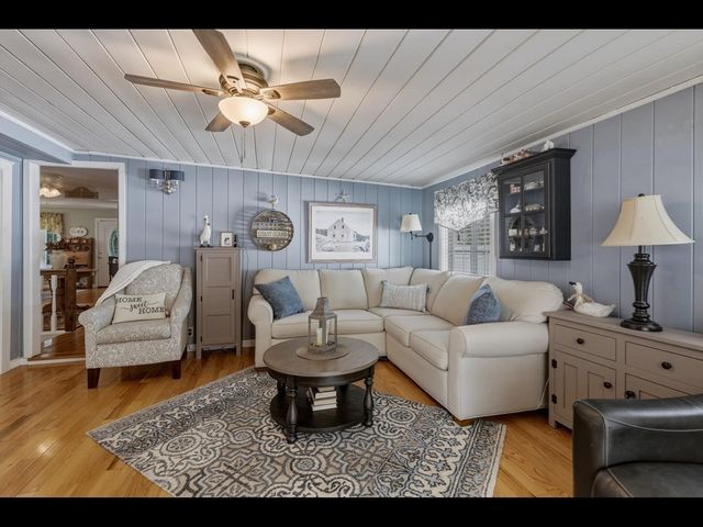 36 Helen Cir, East Longmeadow, MA 01028