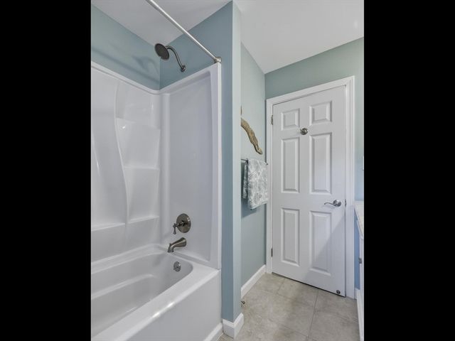 36 Helen Cir, East Longmeadow, MA 01028