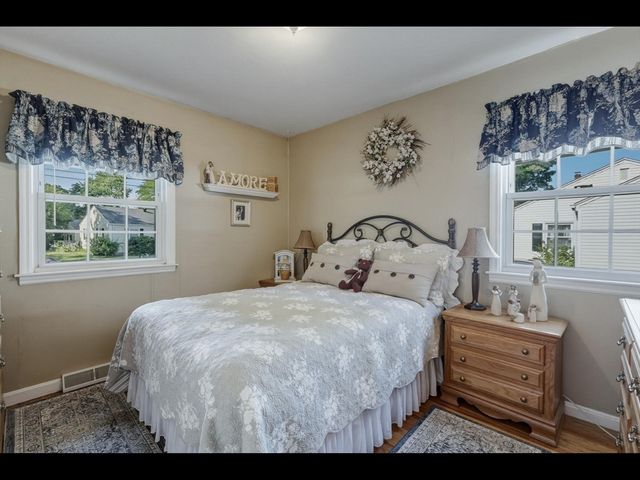 36 Helen Cir, East Longmeadow, MA 01028