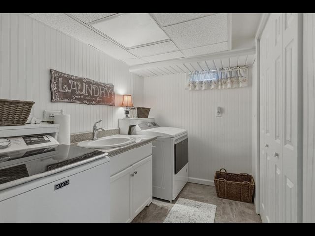 36 Helen Cir, East Longmeadow, MA 01028