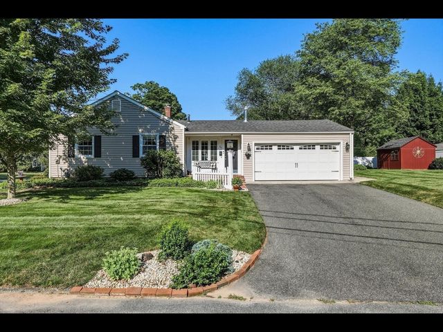 36 Helen Cir, East Longmeadow, MA 01028