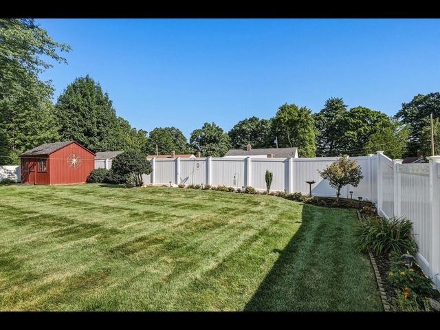 36 Helen Cir, East Longmeadow, MA 01028