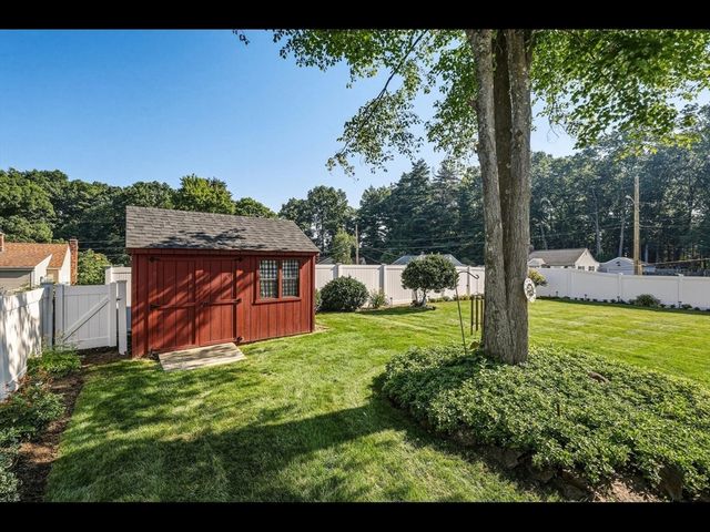 36 Helen Cir, East Longmeadow, MA 01028