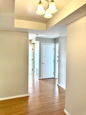 1 Seal Harbor Rd 215, Winthrop, MA 02152