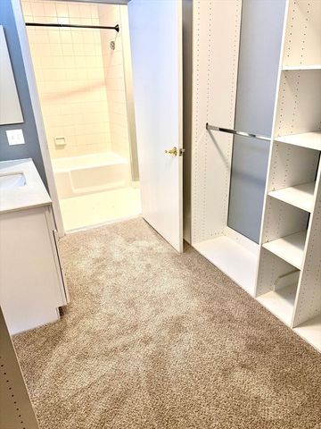 1 Seal Harbor Rd 215, Winthrop, MA 02152