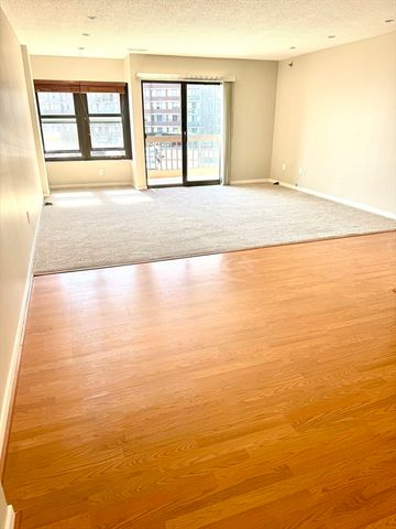 1 Seal Harbor Rd 215, Winthrop, MA 02152