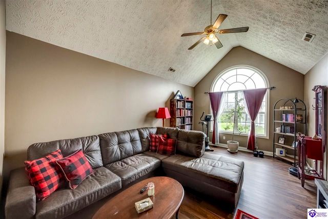 110 Tulip Drive, Bardstown, KY 40004
