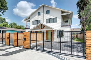 1733 Airline Drive B, Houston, TX 77009