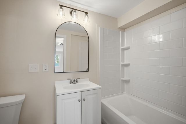 4 Wilson Str, Wilbraham, MA 01095