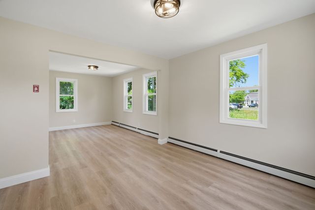 4 Wilson Str, Wilbraham, MA 01095