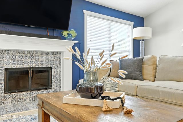 10 QUAIL Lane, Jacksonville Beach, FL 32250