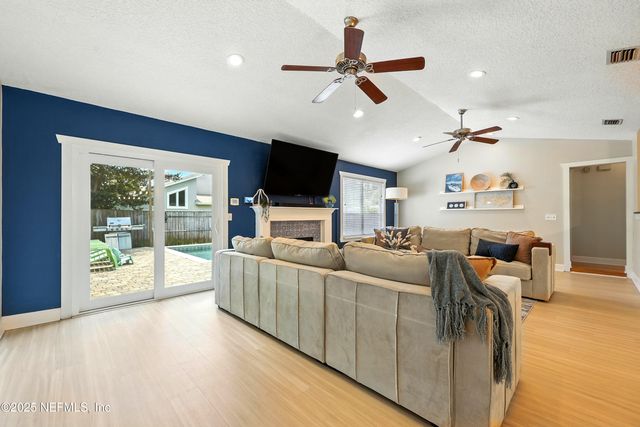 10 QUAIL Lane, Jacksonville Beach, FL 32250