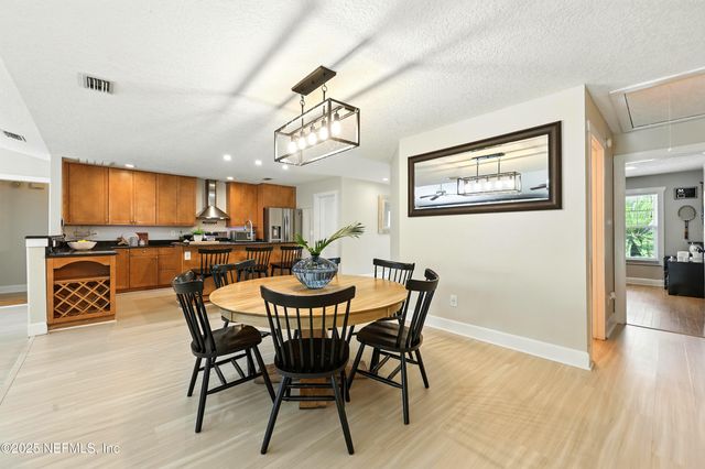 10 QUAIL Lane, Jacksonville Beach, FL 32250