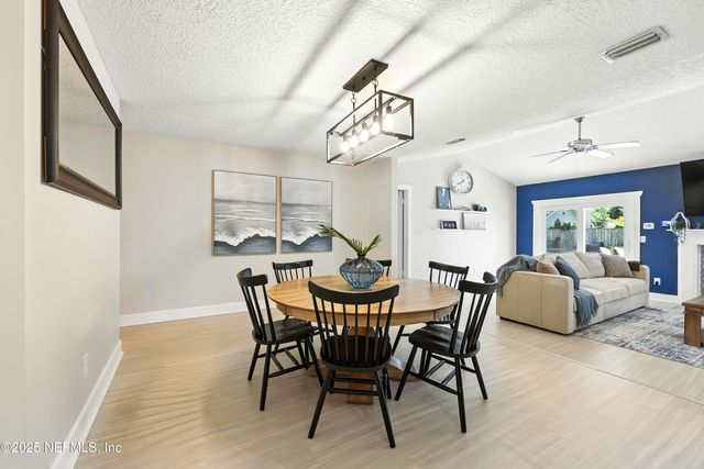 10 QUAIL Lane, Jacksonville Beach, FL 32250