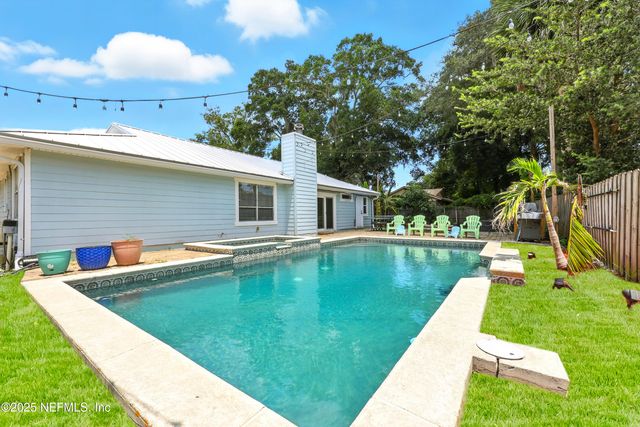 10 QUAIL Lane, Jacksonville Beach, FL 32250