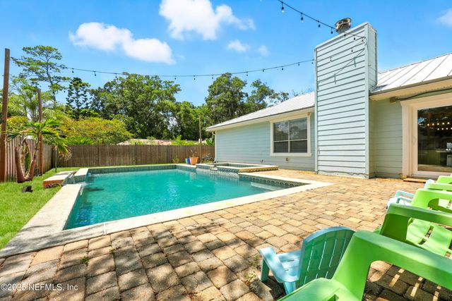 10 QUAIL Lane, Jacksonville Beach, FL 32250