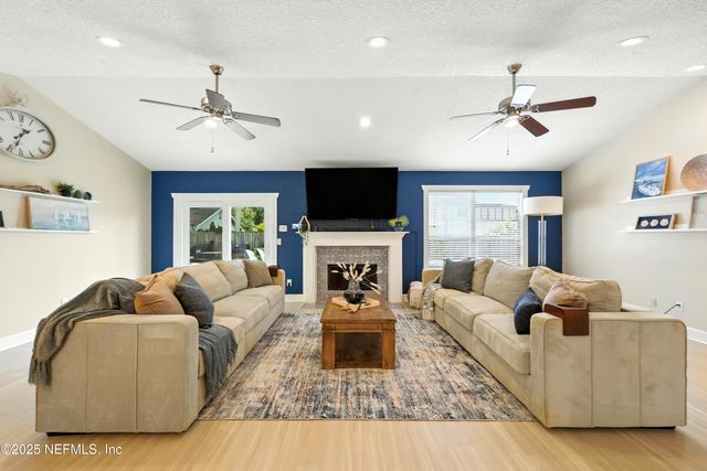 10 QUAIL Lane, Jacksonville Beach, FL 32250