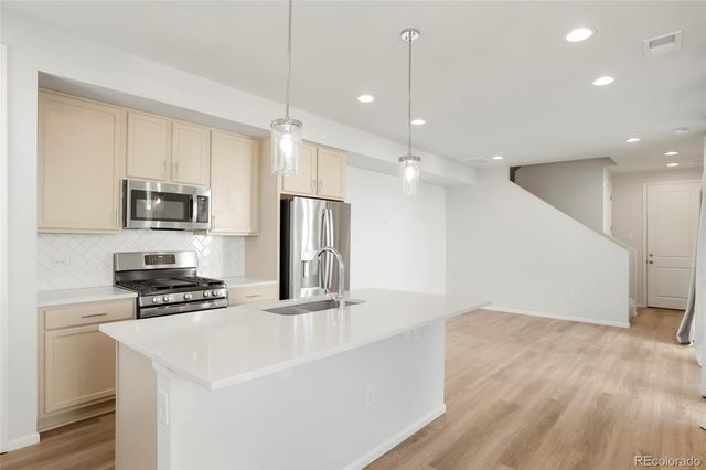 1675 S Andes Way, Aurora, CO 80017