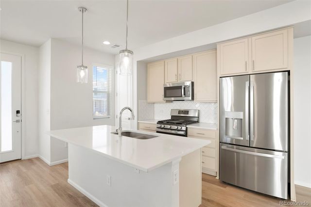 1675 S Andes Way, Aurora, CO 80017