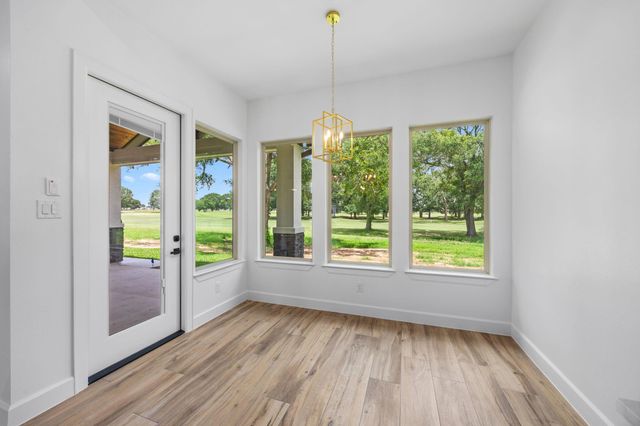 210 Birdie Dr, Hempstead, TX 77445