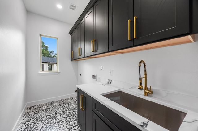 210 Birdie Dr, Hempstead, TX 77445
