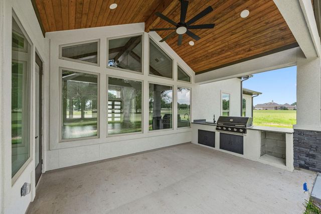210 Birdie Dr, Hempstead, TX 77445