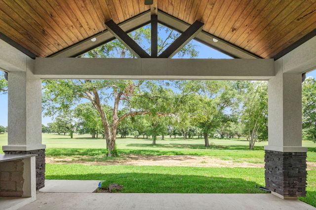 210 Birdie Dr, Hempstead, TX 77445