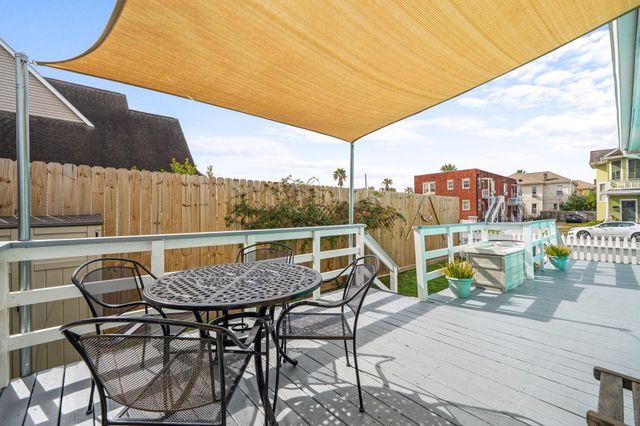 916 11th Street, Galveston, TX 77550