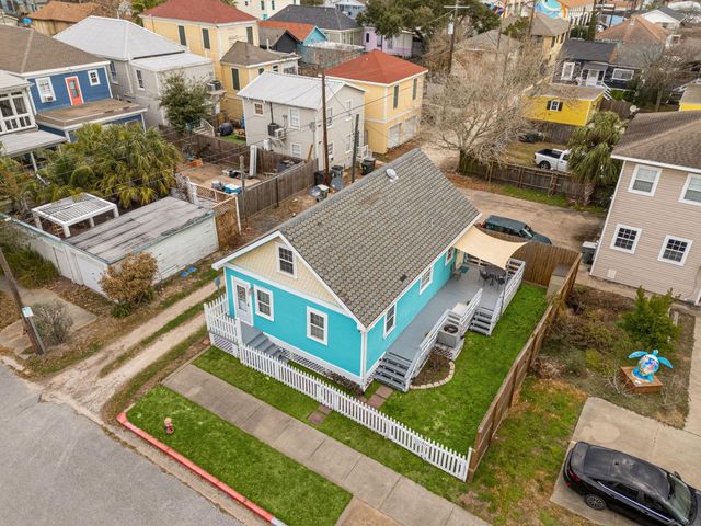 916 11th Street, Galveston, TX 77550