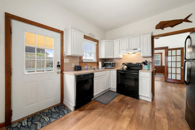 916 11th Street, Galveston, TX 77550